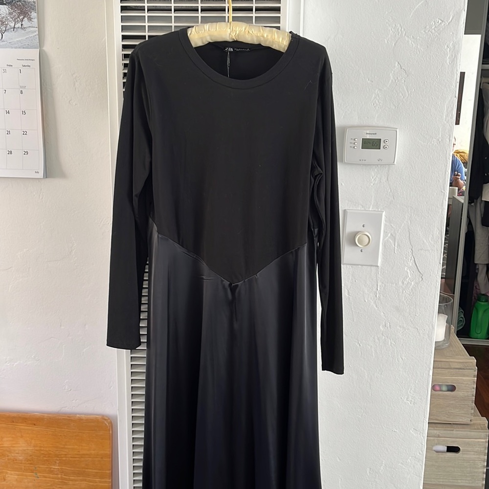Zara brand new long dress with tags! Size large. So cute!